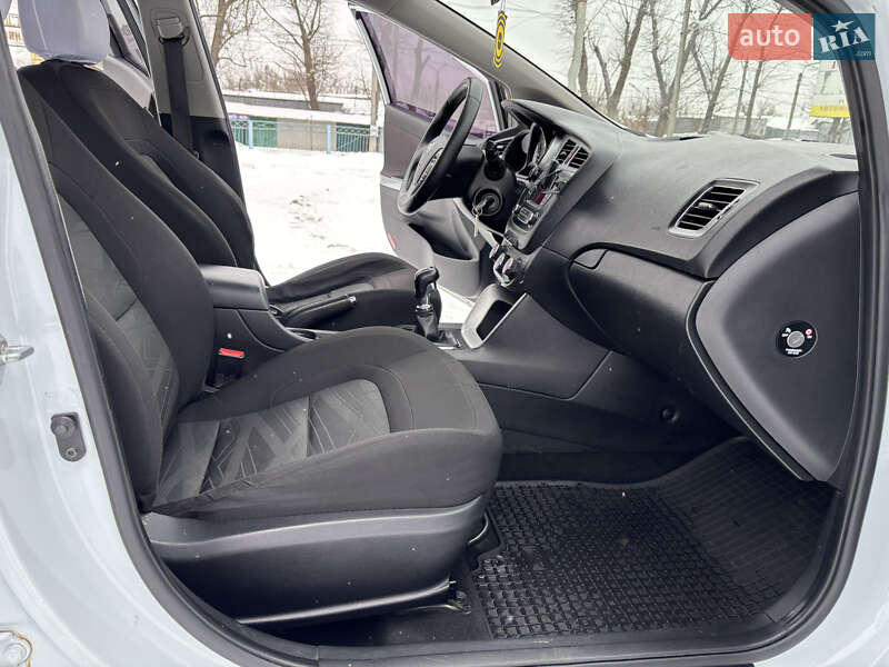 Универсал Kia Ceed 2015 в Хмельницком