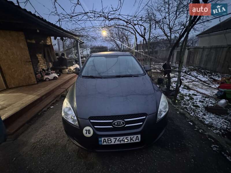 Хетчбек Kia Ceed 2008 в Грейгово