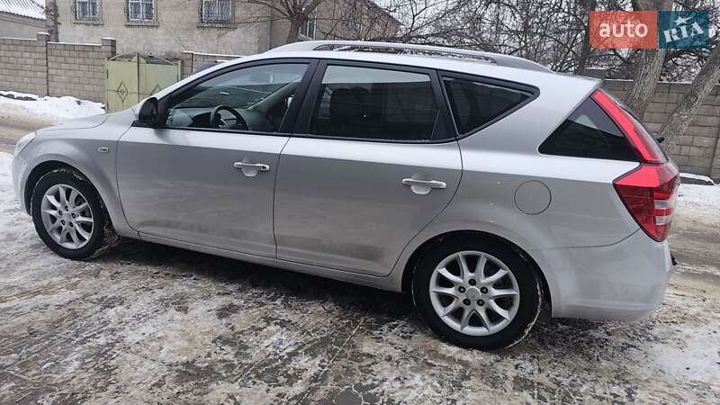 Универсал Kia Ceed 2008 в Каменском