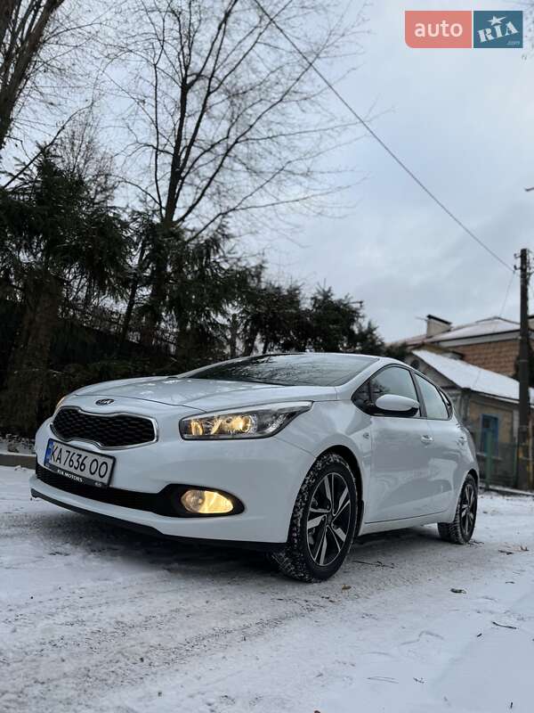 Хетчбек Kia Ceed 2015 в Києві фото 22 Хетчбек Kia Ceed 2015 в Києві