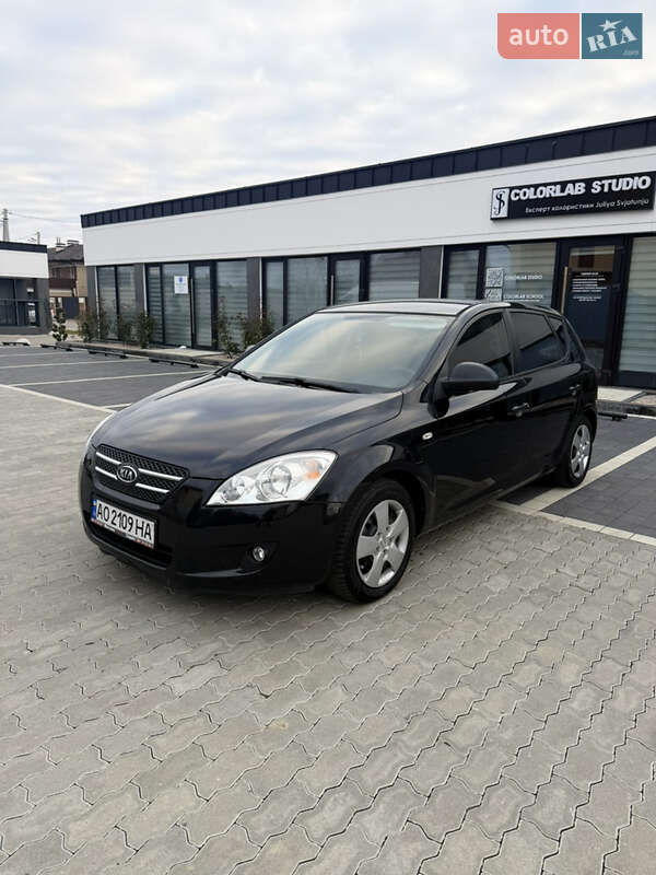 Хэтчбек Kia Ceed 2007 в Ужгороде