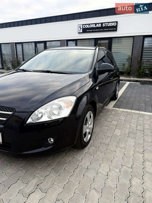 Хэтчбек Kia Ceed 2007 в Ужгороде