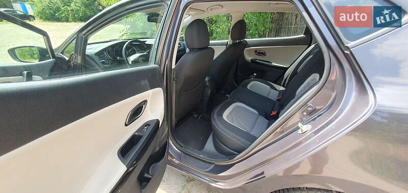 Хэтчбек Kia Ceed 2012 в Киеве