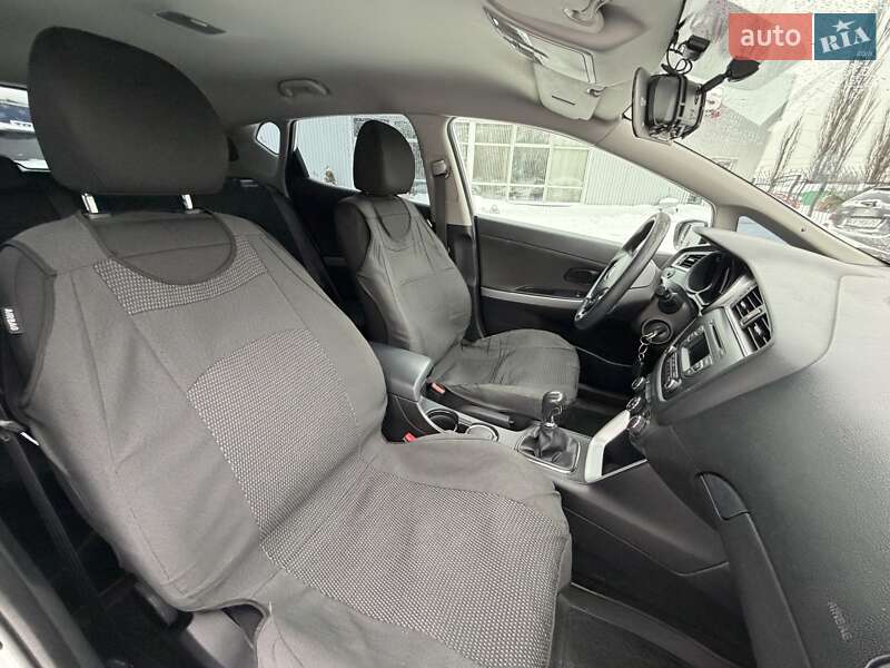 Хэтчбек Kia Ceed 2016 в Киеве