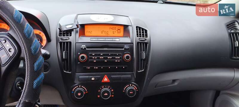 Хетчбек Kia Ceed 2008 в Прилуках фото 3 Хетчбек Kia Ceed 2008 в Прилуках