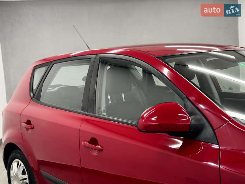 Хетчбек Kia Ceed 2007 в Стрию