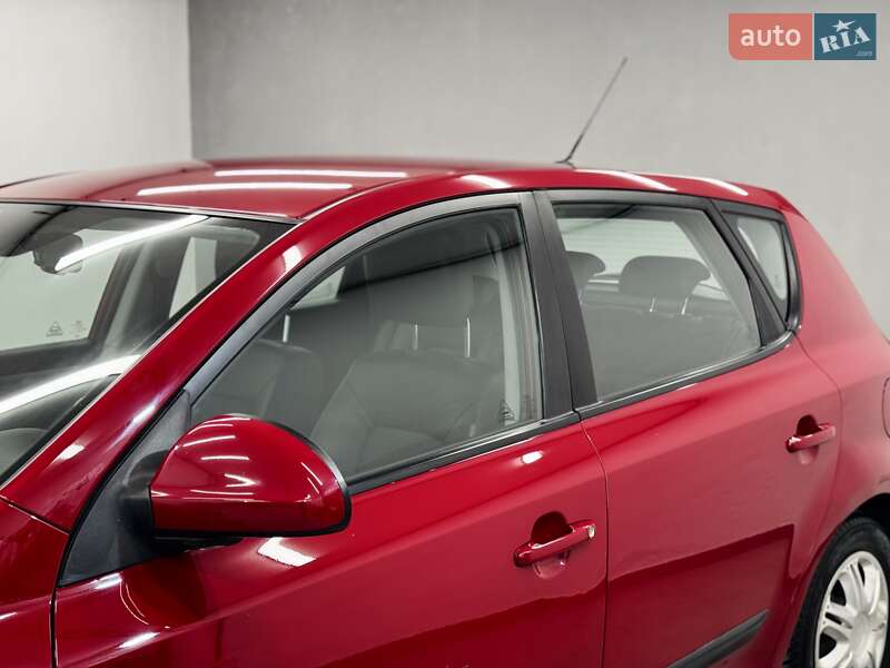 Хетчбек Kia Ceed 2007 в Стрию