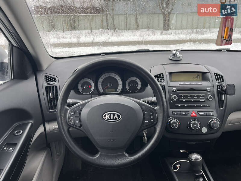 Хэтчбек Kia Ceed 2007 в Днепре