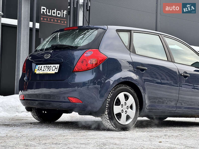 Хэтчбек Kia Ceed 2009 в Киеве