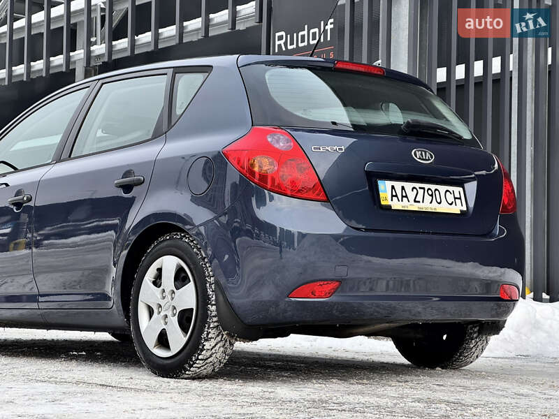 Хэтчбек Kia Ceed 2009 в Киеве