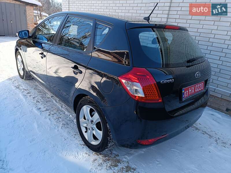 Хэтчбек Kia Ceed 2010 в Нежине