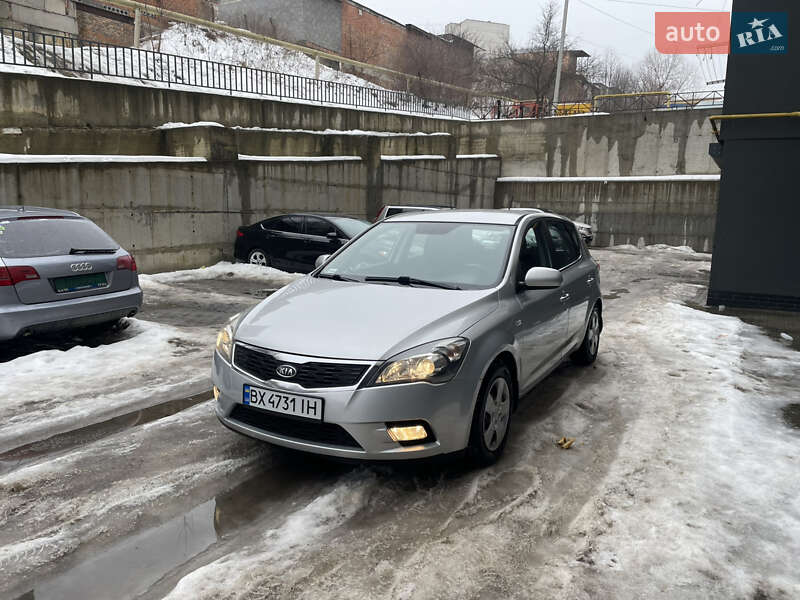 Хетчбек Kia Ceed 2009 в Хмельницькому фото 5 Хетчбек Kia Ceed 2009 в Хмельницькому