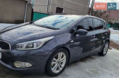 Хэтчбек Kia Ceed 2013 в Сокирянах
