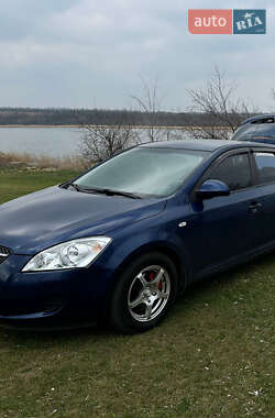Хетчбек Kia Ceed 2008 в Нікополі