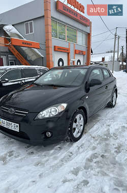 Хэтчбек Kia Ceed 2008 в Киеве