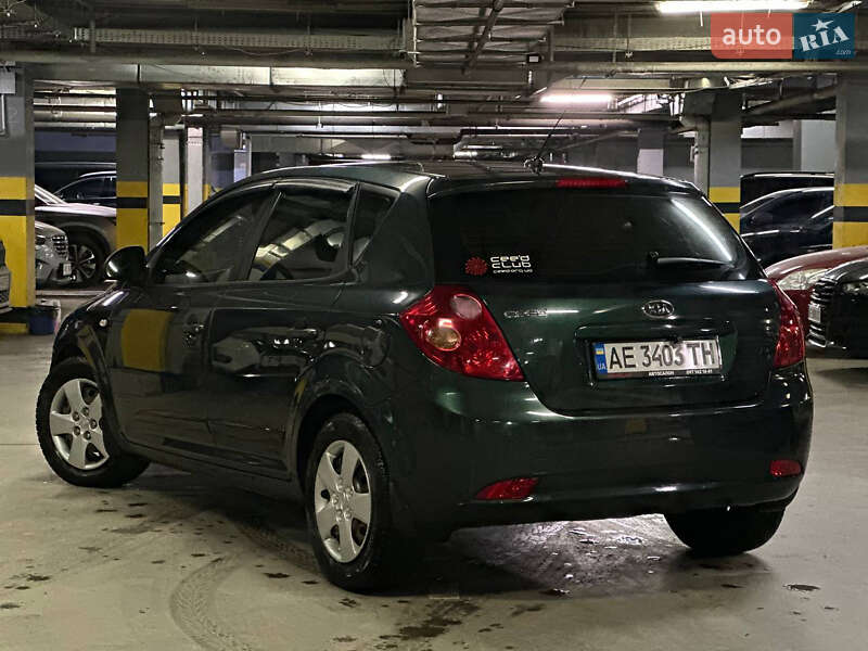 Хэтчбек Kia Ceed 2009 в Днепре