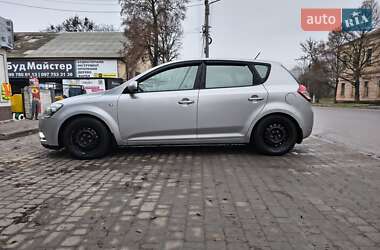 Хэтчбек Kia Ceed 2009 в Чугуеве