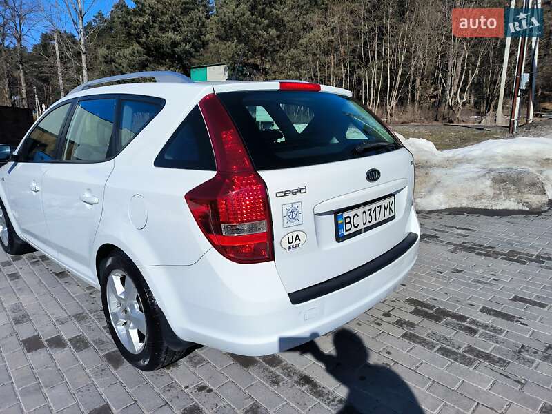 Универсал Kia Ceed 2011 в Львове