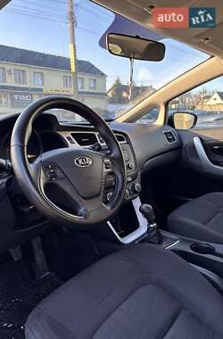 Хетчбек Kia Ceed 2013 в Жашківу