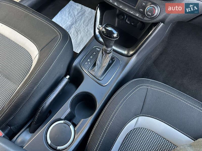 Хэтчбек Kia Ceed 2013 в Киеве фото 44 Хэтчбек Kia Ceed 2013 в Киеве