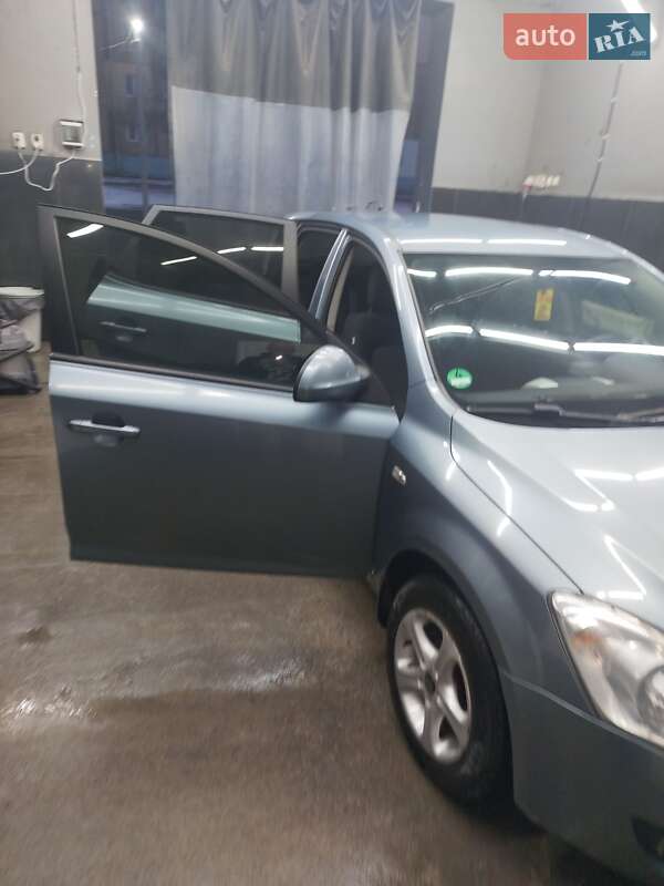 Хетчбек Kia Ceed 2007 в Кам'янському