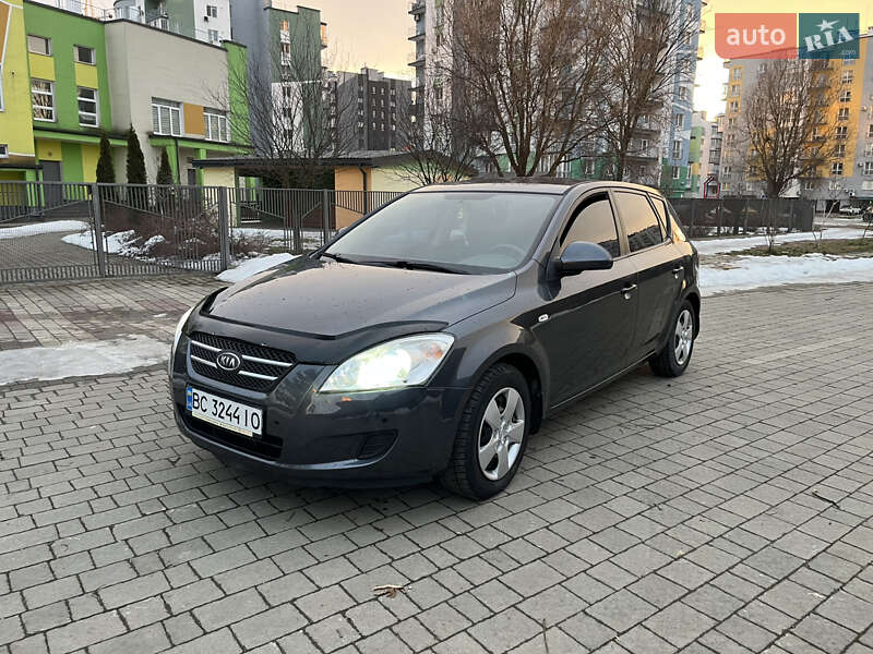 Хэтчбек Kia Ceed 2009 в Ивано-Франковске фото 9 Хэтчбек Kia Ceed 2009 в Ивано-Франковске