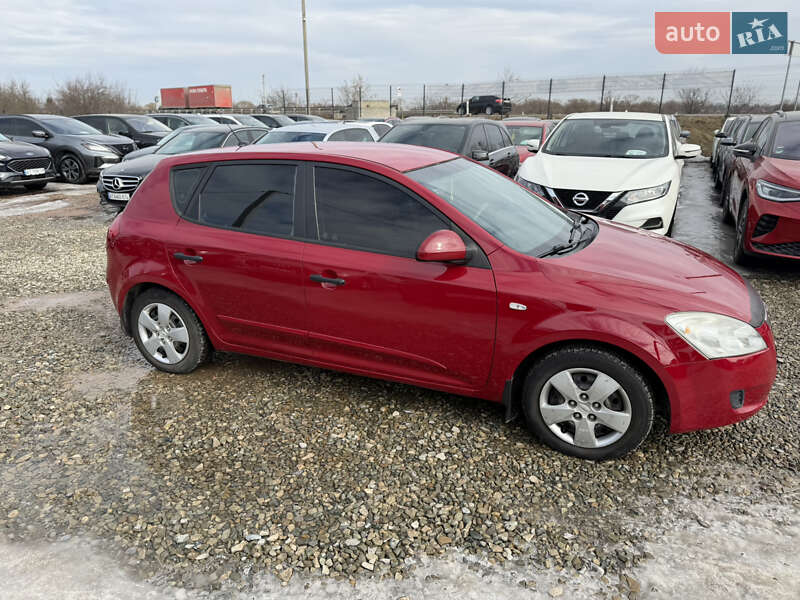 Хетчбек Kia Ceed 2009 в Івано-Франківську