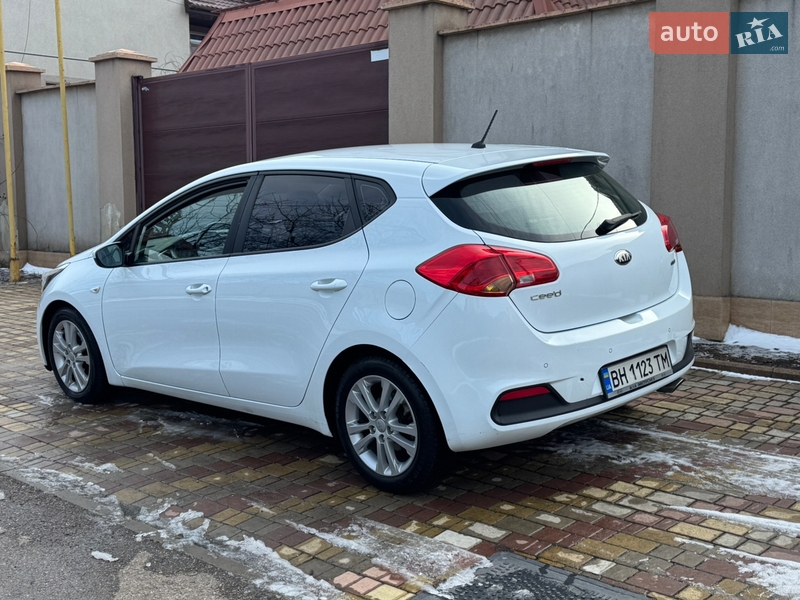 Хэтчбек Kia Ceed 2012 в Одессе