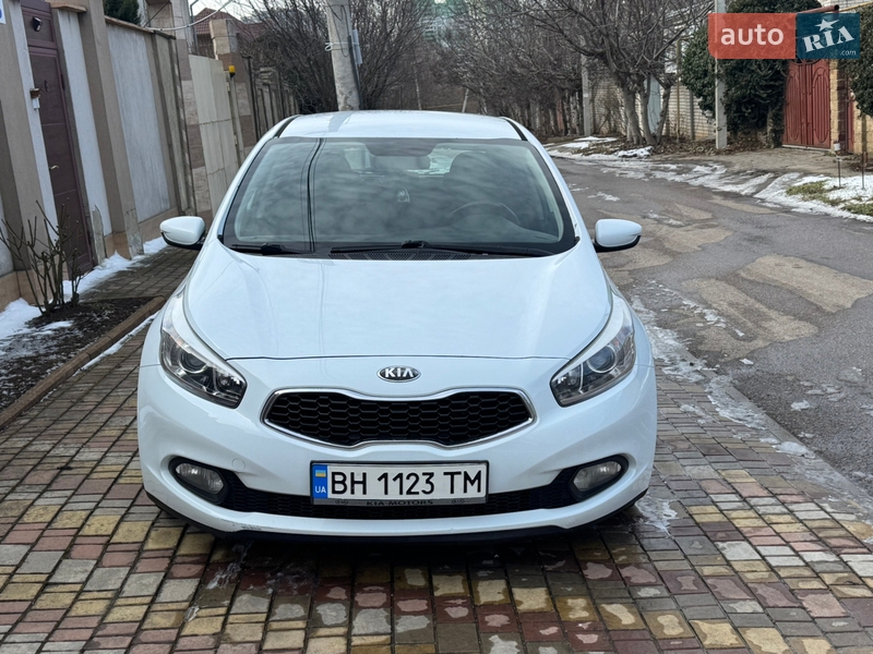 Хэтчбек Kia Ceed 2012 в Одессе