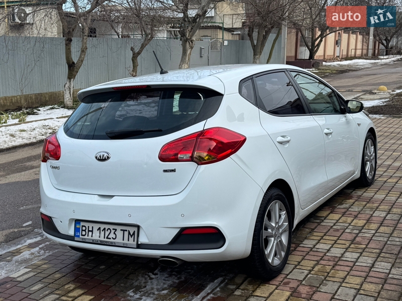 Хэтчбек Kia Ceed 2012 в Одессе