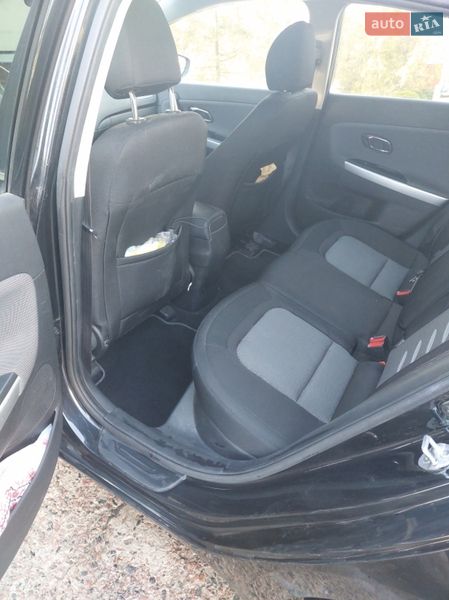 Хетчбек Kia Ceed 2013 в Верхньодніпровську