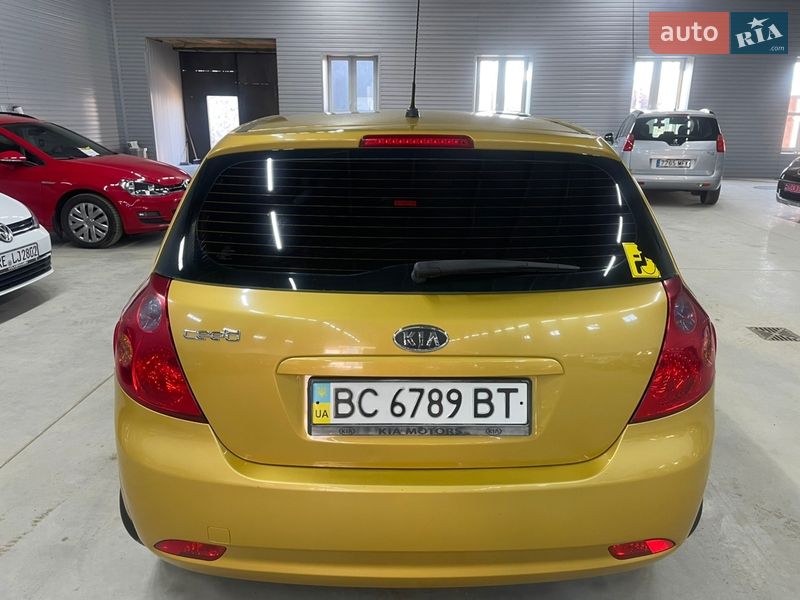 Хэтчбек Kia Ceed 2008 в Стрые