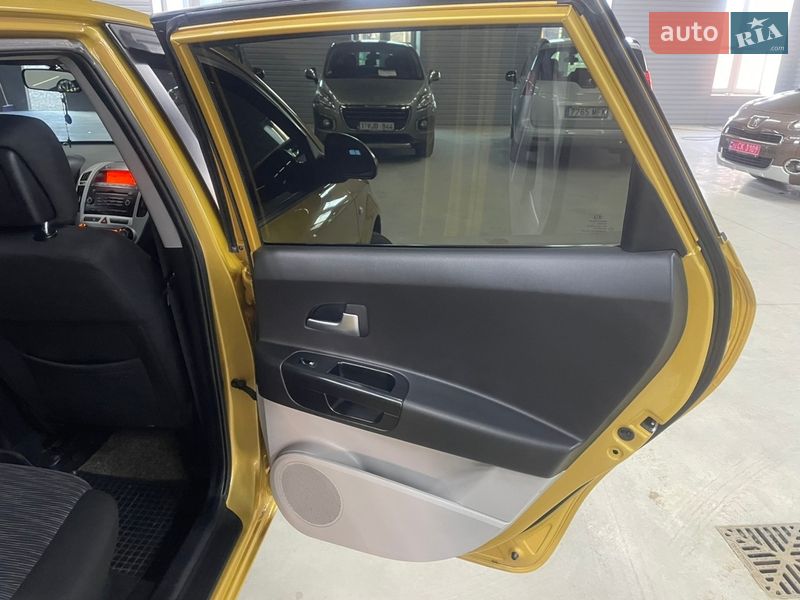 Хэтчбек Kia Ceed 2008 в Стрые