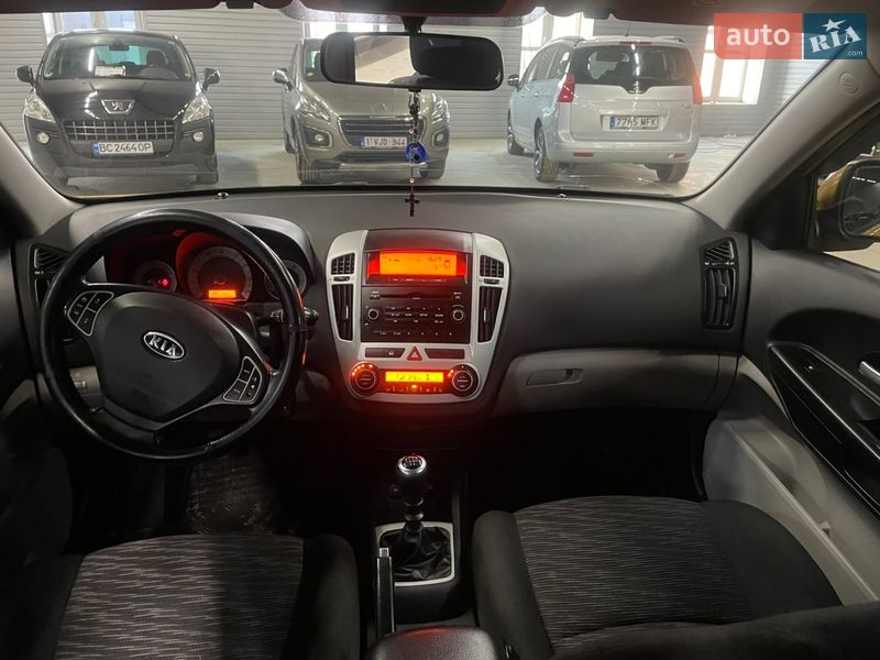 Хэтчбек Kia Ceed 2008 в Стрые
