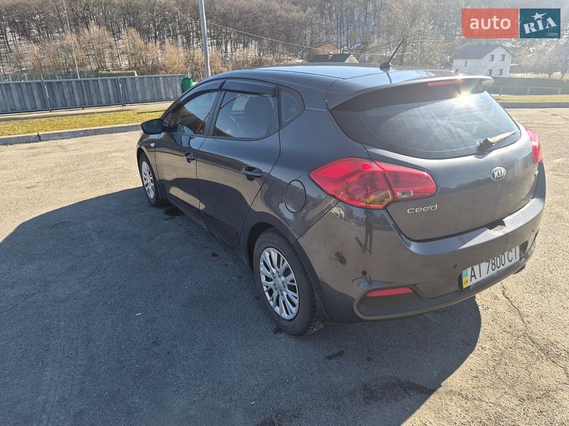 Хэтчбек Kia Ceed 2015 в Обухове