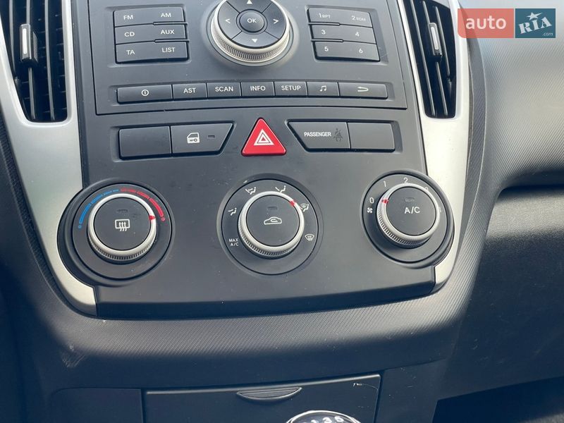 Універсал Kia Ceed 2012 в Мукачевому