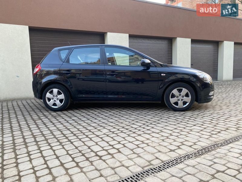 Хэтчбек Kia Ceed 2012 в Коломые