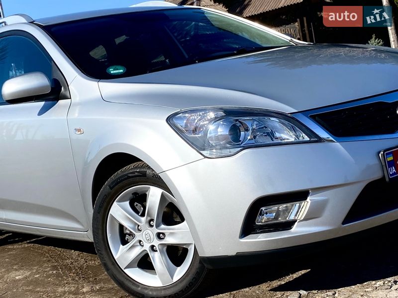 Универсал Kia Ceed 2009 в Смеле