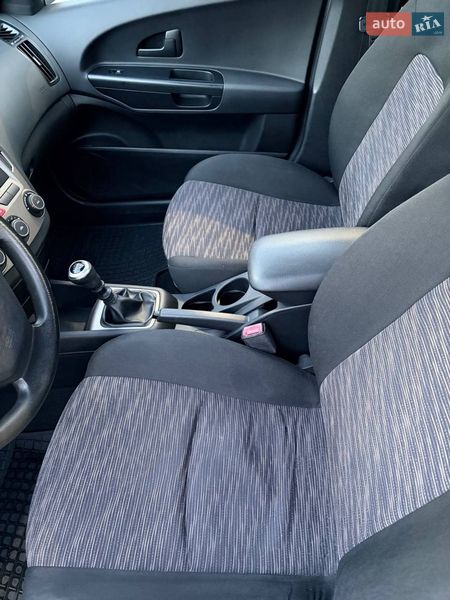 Хэтчбек Kia Ceed 2009 в Киеве