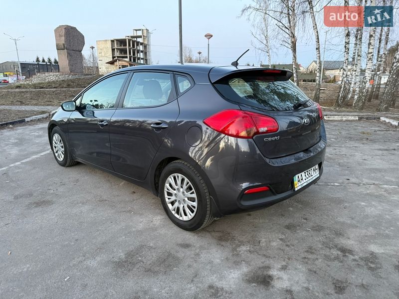 Хэтчбек Kia Ceed 2012 в Киеве