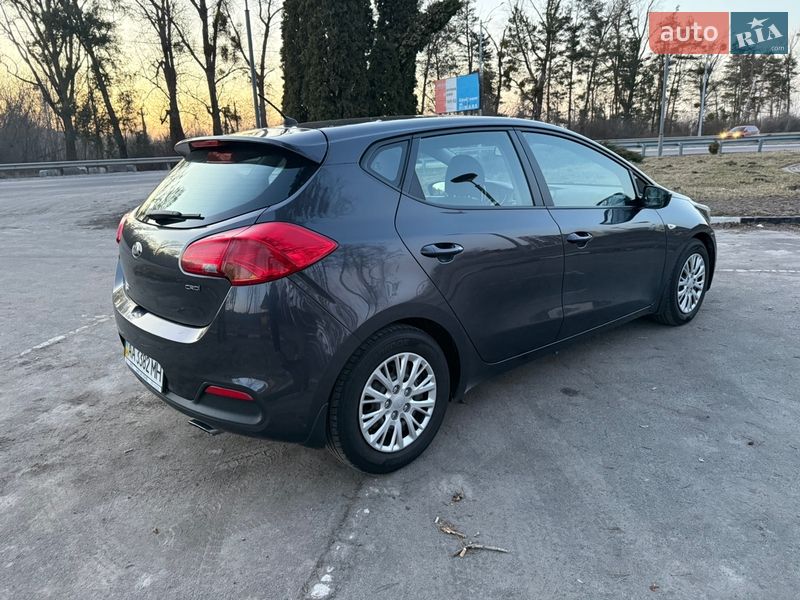 Хэтчбек Kia Ceed 2012 в Киеве