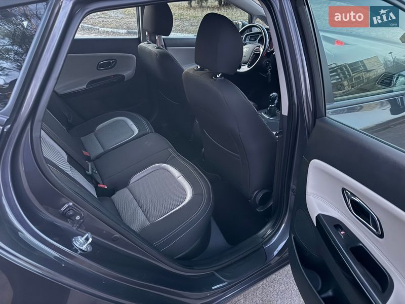 Хэтчбек Kia Ceed 2012 в Киеве