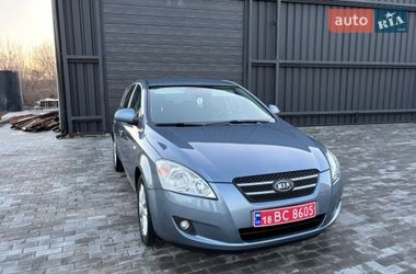 Хэтчбек Kia Ceed 2008 в Хороле
