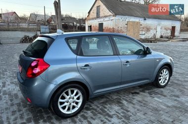 Хэтчбек Kia Ceed 2008 в Хороле