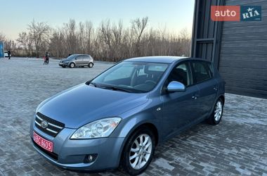 Хэтчбек Kia Ceed 2008 в Хороле