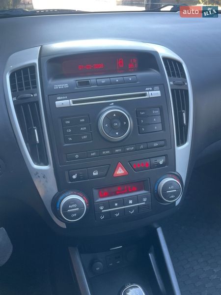 Універсал Kia Ceed 2010 в Самборі