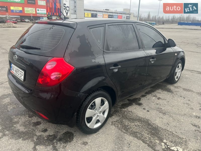 Хэтчбек Kia Ceed 2008 в Харькове