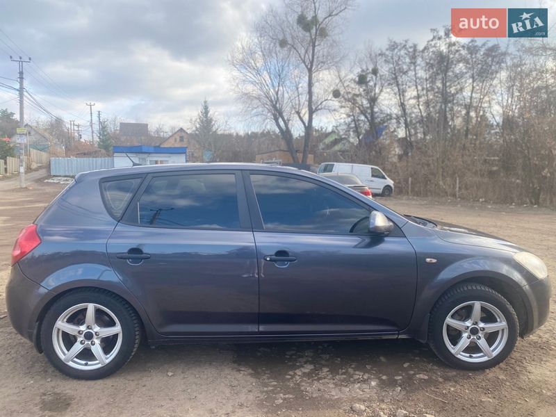 Хэтчбек Kia Ceed 2008 в Крюковщине