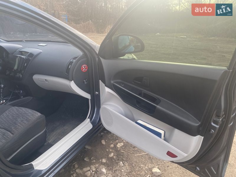 Хэтчбек Kia Ceed 2008 в Крюковщине