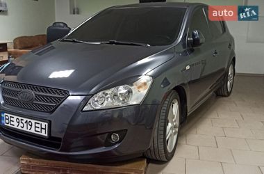 Хэтчбек Kia Ceed 2007 в Южноукраинске